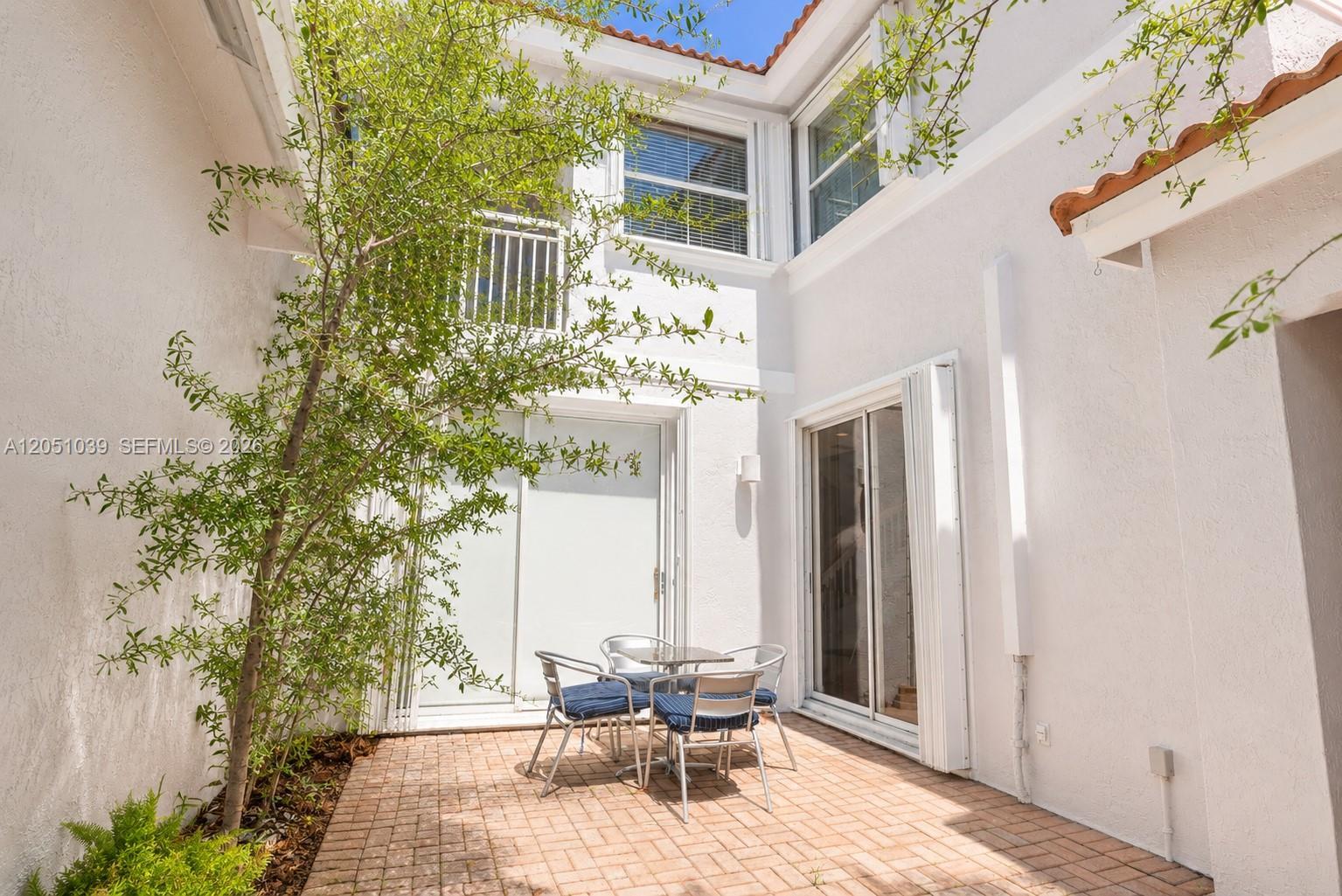 1115 Weeping Willow Way, Hollywood FL 33019 photo 3