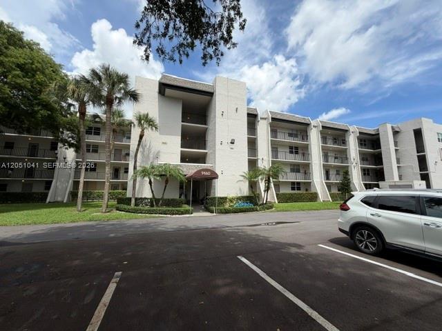 9460 Poinciana Pl # 310, Davie FL 33324