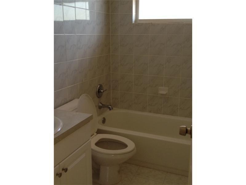 8841 NW 14th Street, Pembroke Pines FL 33024 photo 4
