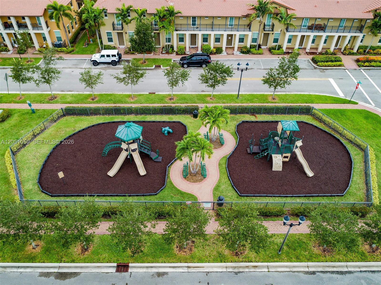 1213 SW 147th Ave, Pembroke Pines FL 33027 photo 3