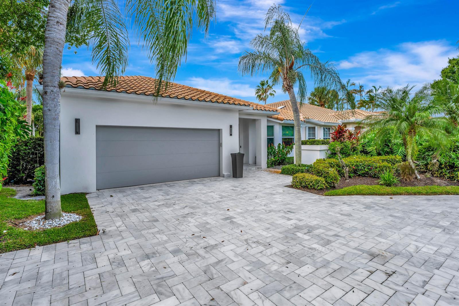 124 Golf Village Boulevard, Jupiter FL 33458 photo 2