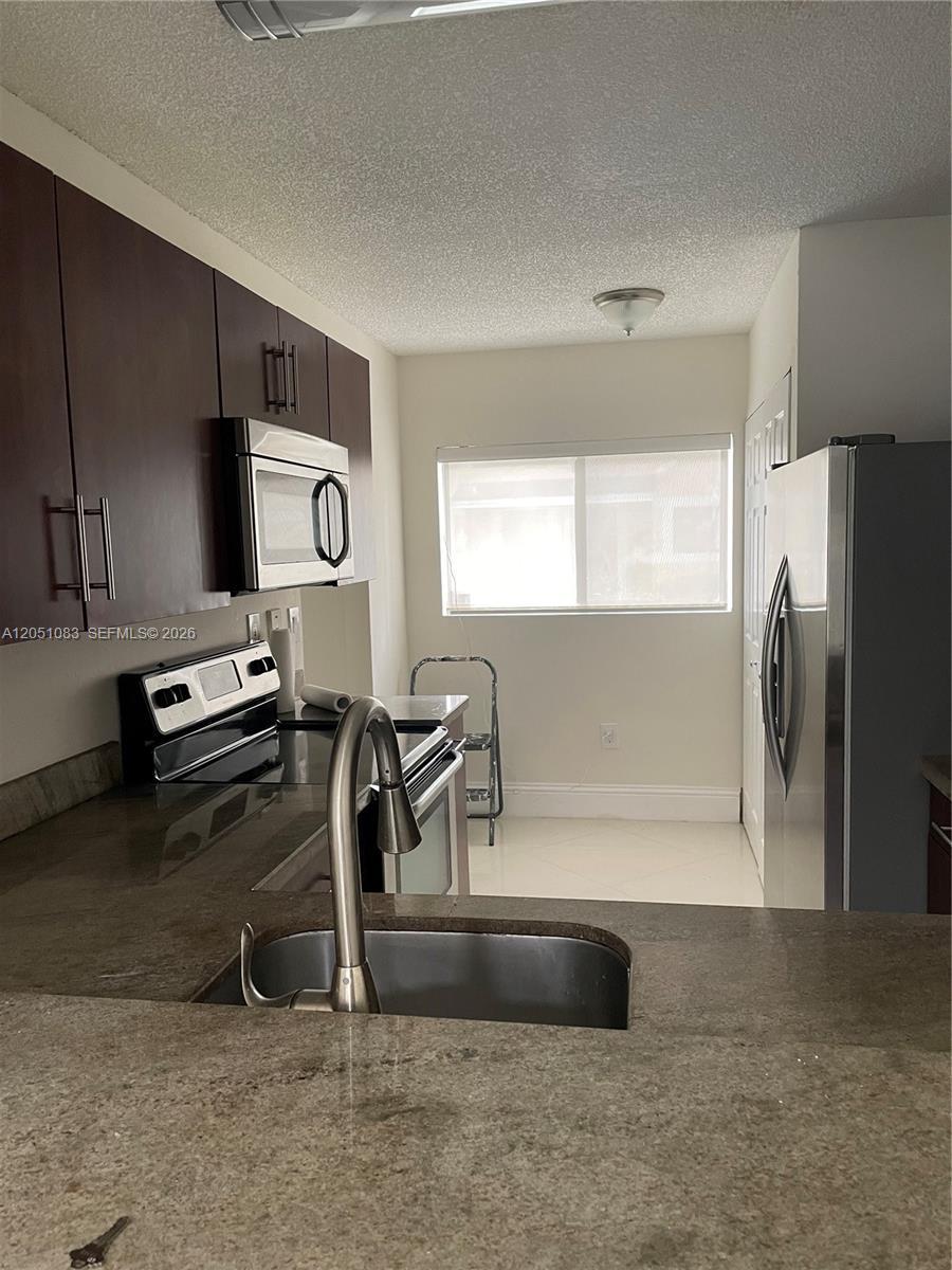 9441 N Palm Cir N # 0, Pembroke Pines FL 33025 photo 3