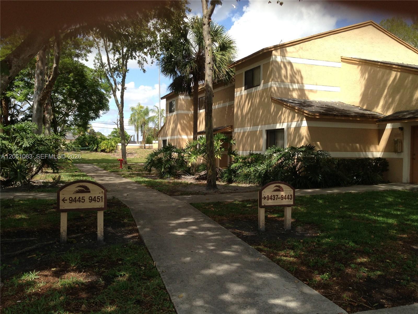 9441 N Palm Cir N # 0, Pembroke Pines FL 33025