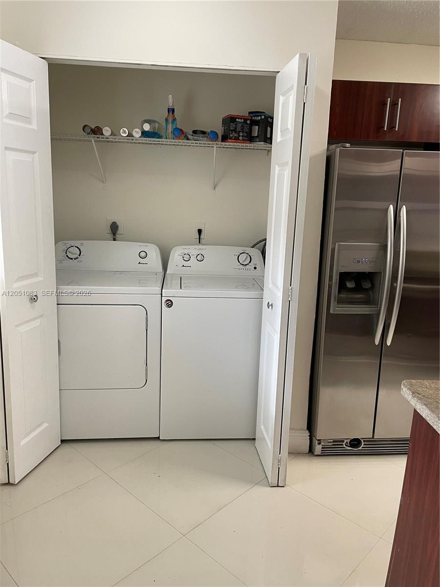 9441 N Palm Cir N # 0, Pembroke Pines FL 33025 photo 5