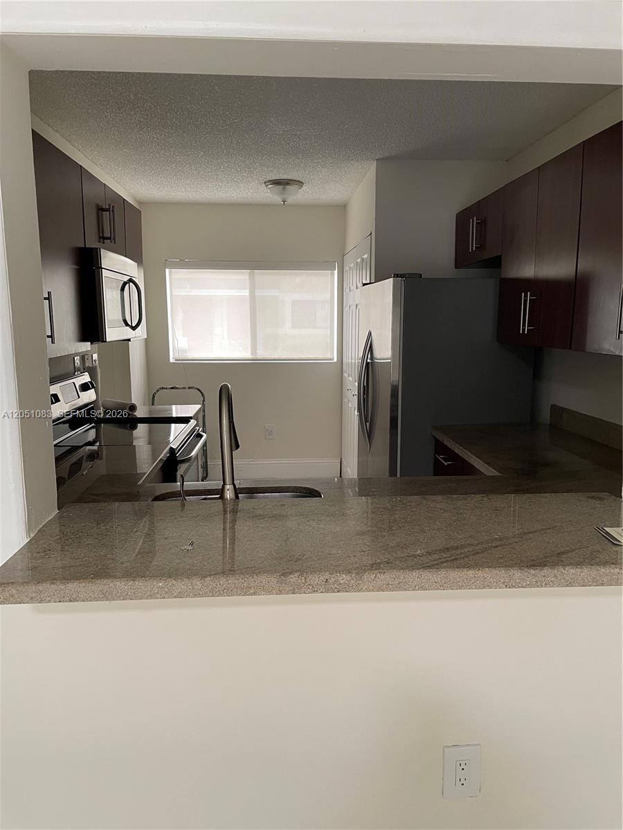 9441 N Palm Cir N # 0, Pembroke Pines FL 33025 photo 4