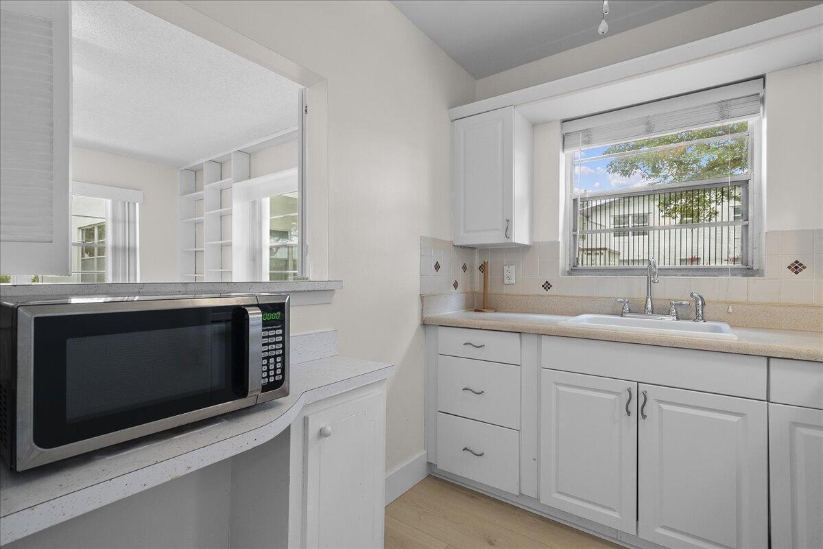 142 Kent I, West Palm Beach FL 33417 photo 3