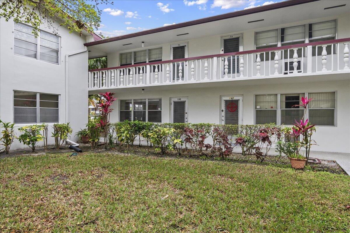 142 Kent I, West Palm Beach FL 33417 photo 5