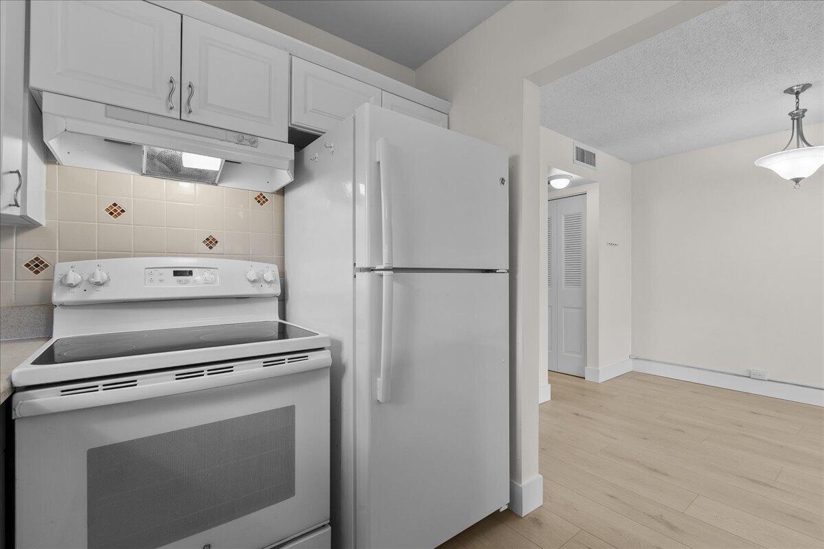 142 Kent I, West Palm Beach FL 33417 photo 4