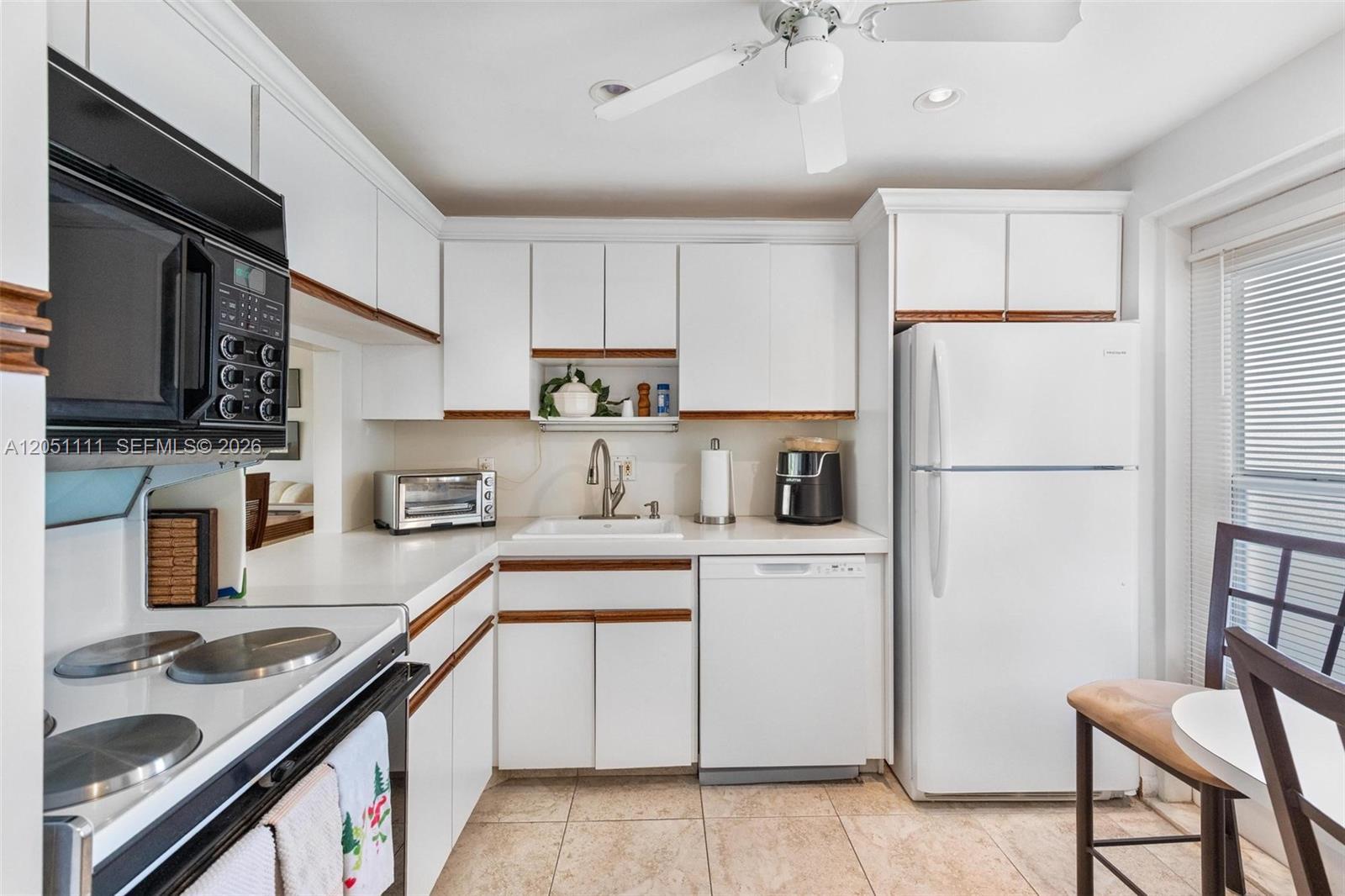 3199 S Ocean Dr # 305, Hallandale Beach FL 33009 photo 4