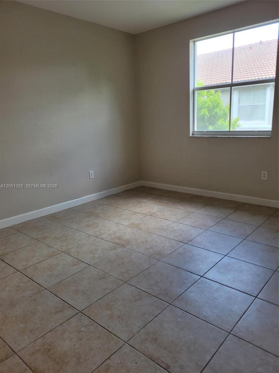1663 SE 29th St # 208, Homestead FL 33035 photo 3
