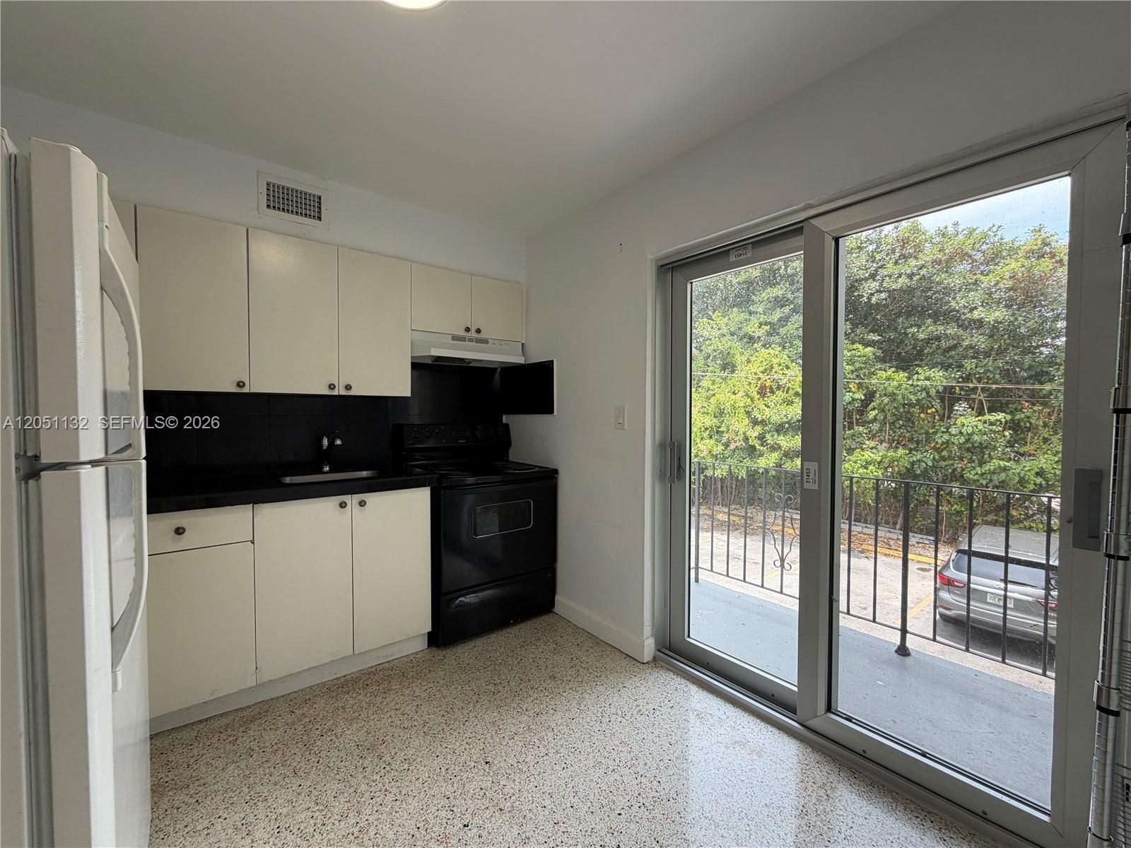 1460 SW 4th St # 6, Miami FL 33135 photo 4