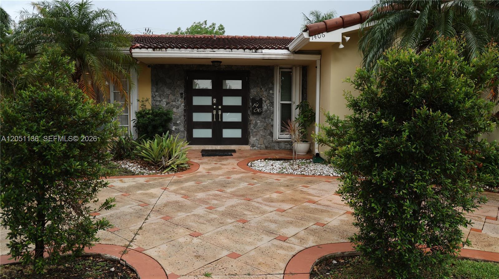 1406 Coolidge St, Hollywood FL 33020 photo 2
