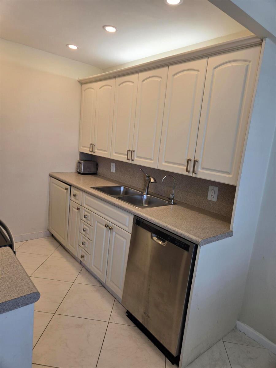 2031 Exeter, Boca Raton FL 33434 photo 2