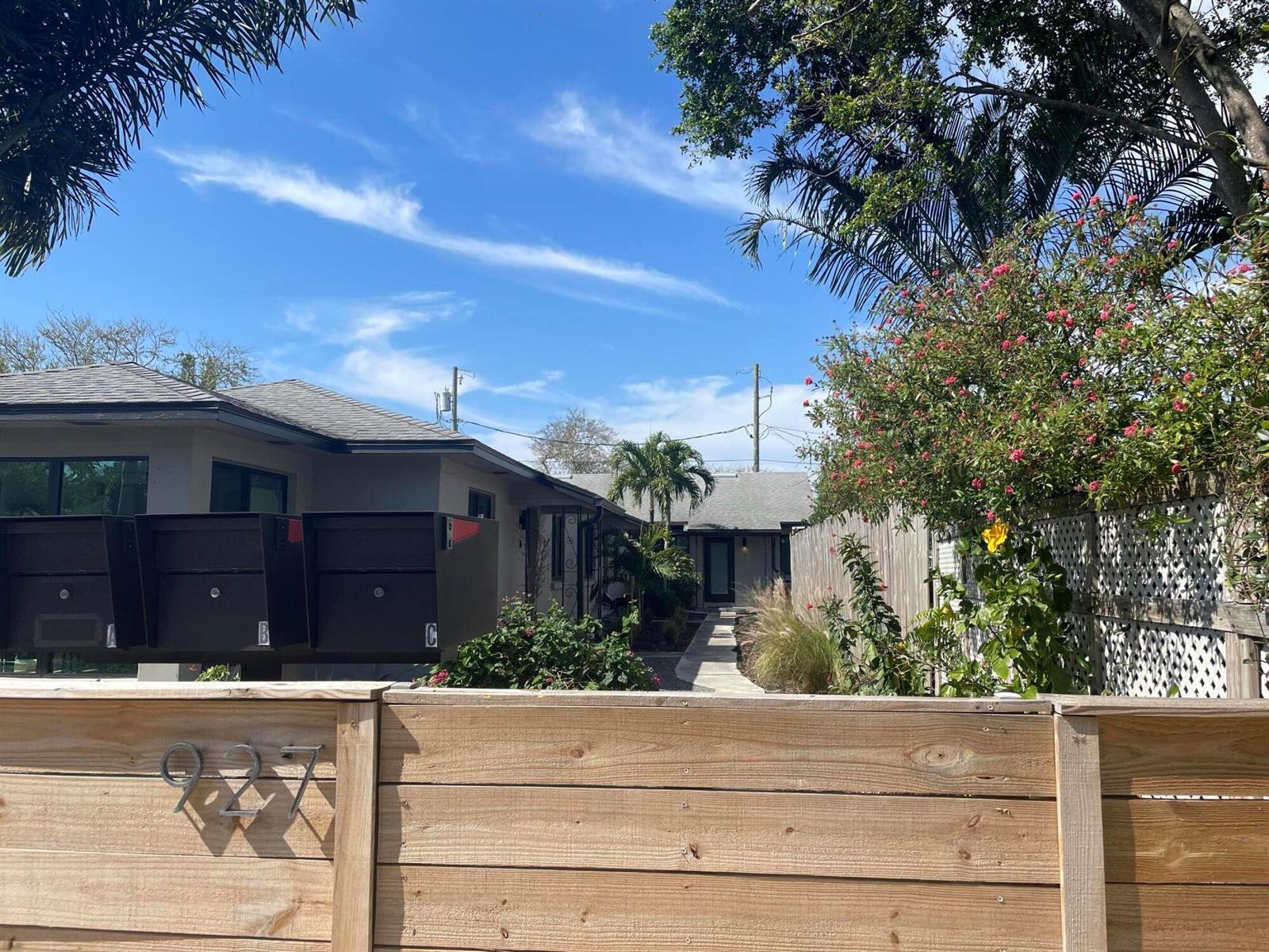 927 N L Street Unit C, FL 33460 photo 2