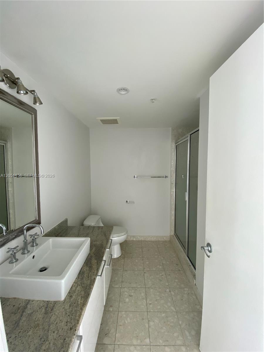 185 SW 7th St # 4100, Miami FL 33130 photo 3