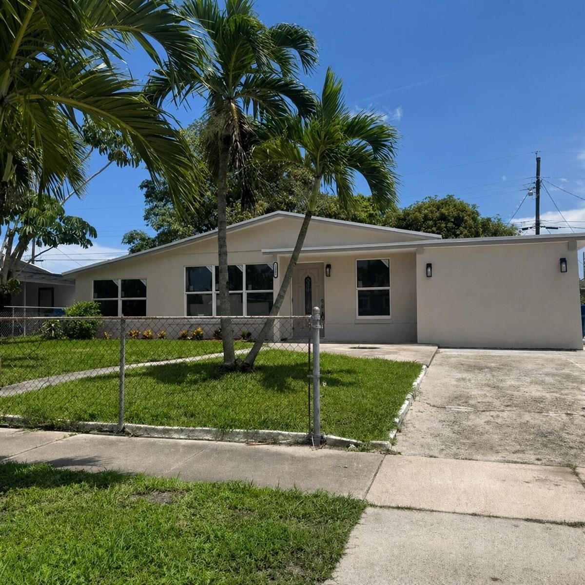 1321 W 3rd Street, Riviera Beach FL 33404 photo 2