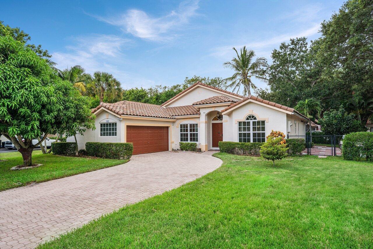 5563 NW 41st Avenue, Coconut Creek FL 33073