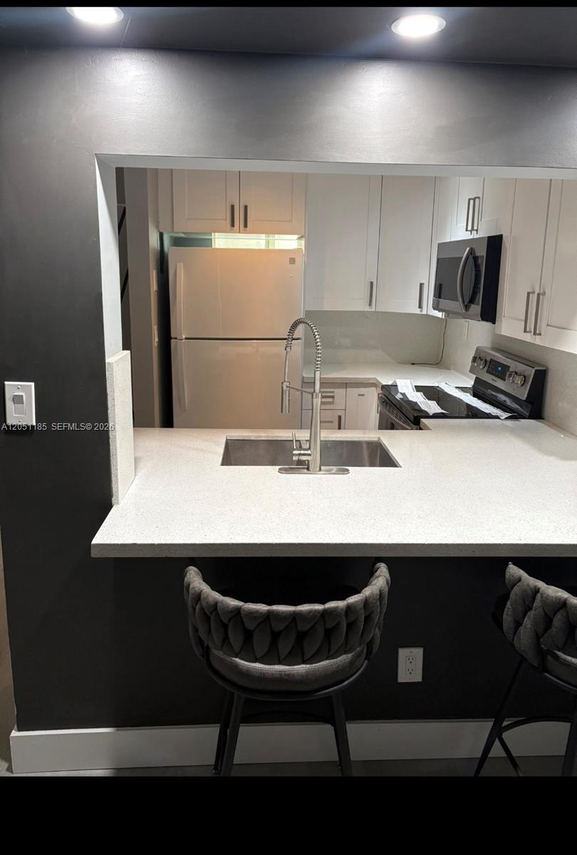 669 SW 37th Ave # 208, Miami FL 33135 photo 3