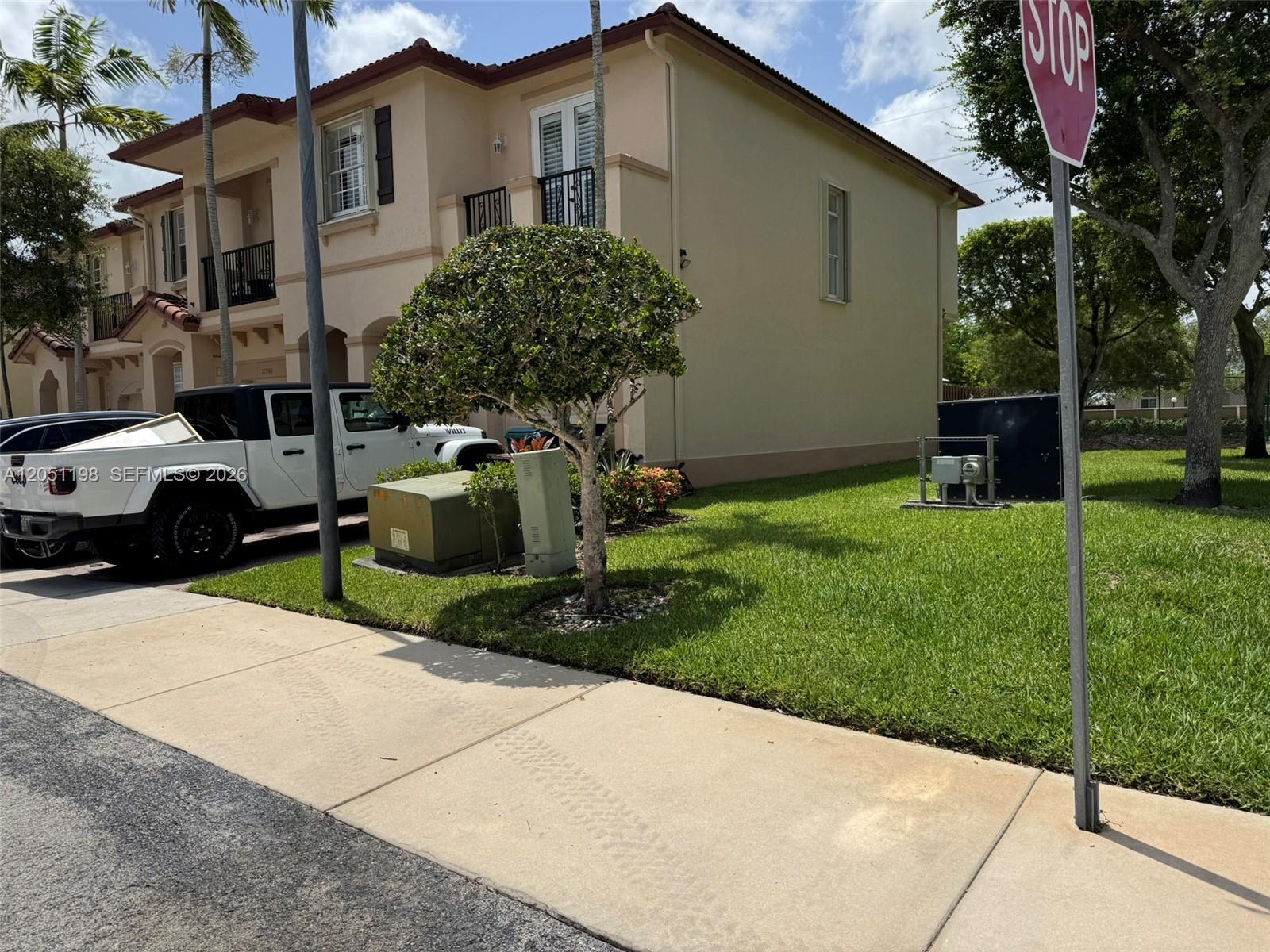 Miami, FL 33186 photo 2