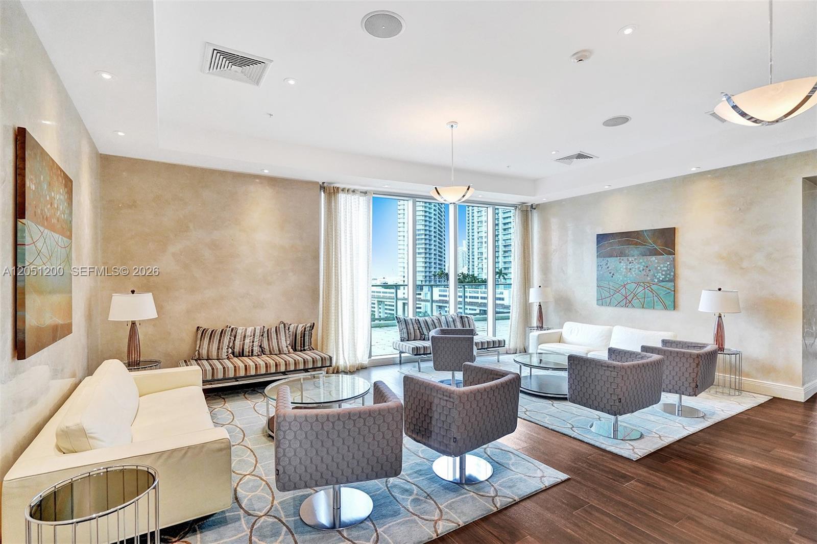 185 SW 7th St # 2603, Miami FL 33130 photo 3