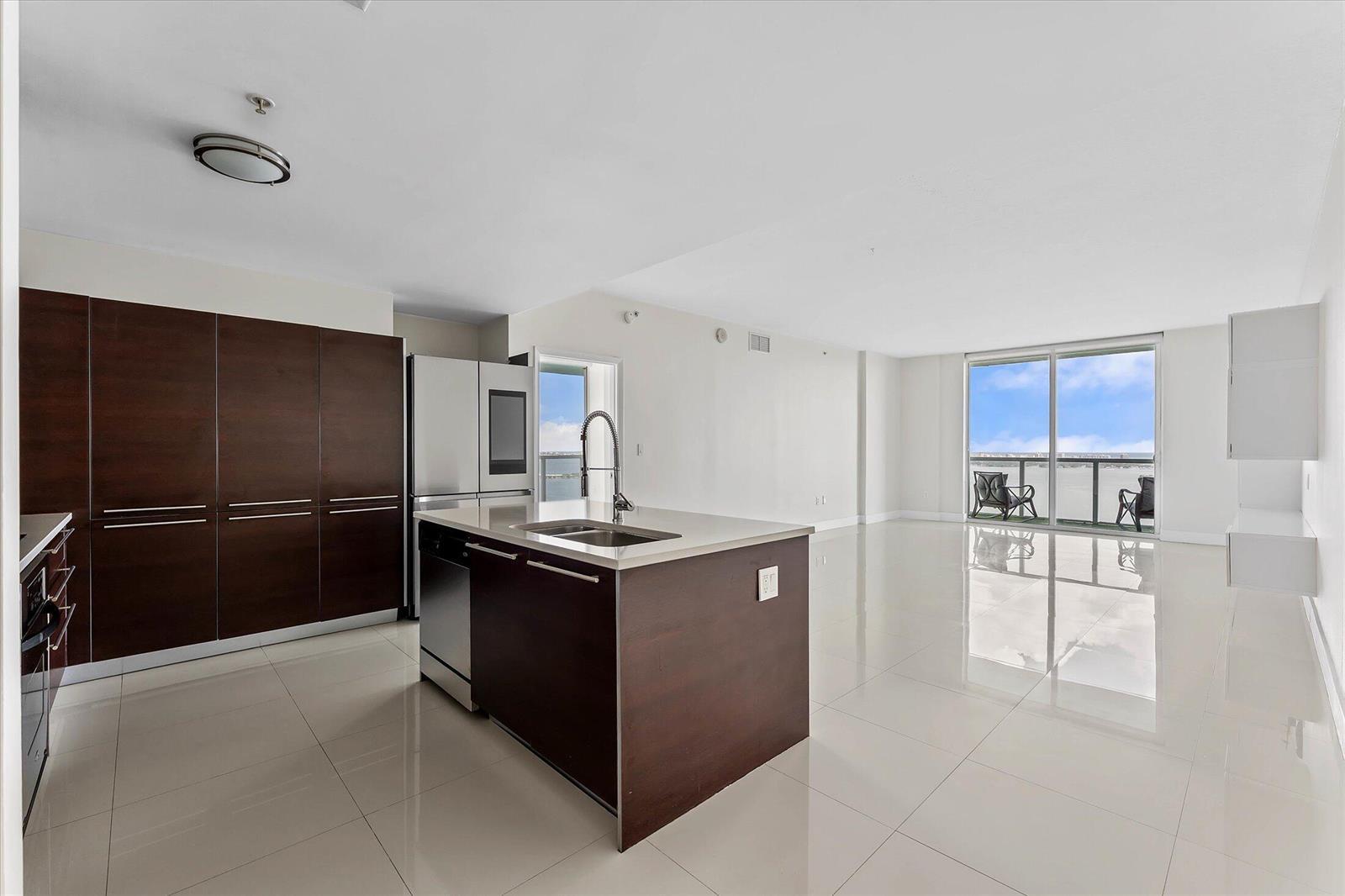 1900 N Bayshore Drive # 3702, Miami FL 33132 photo 2