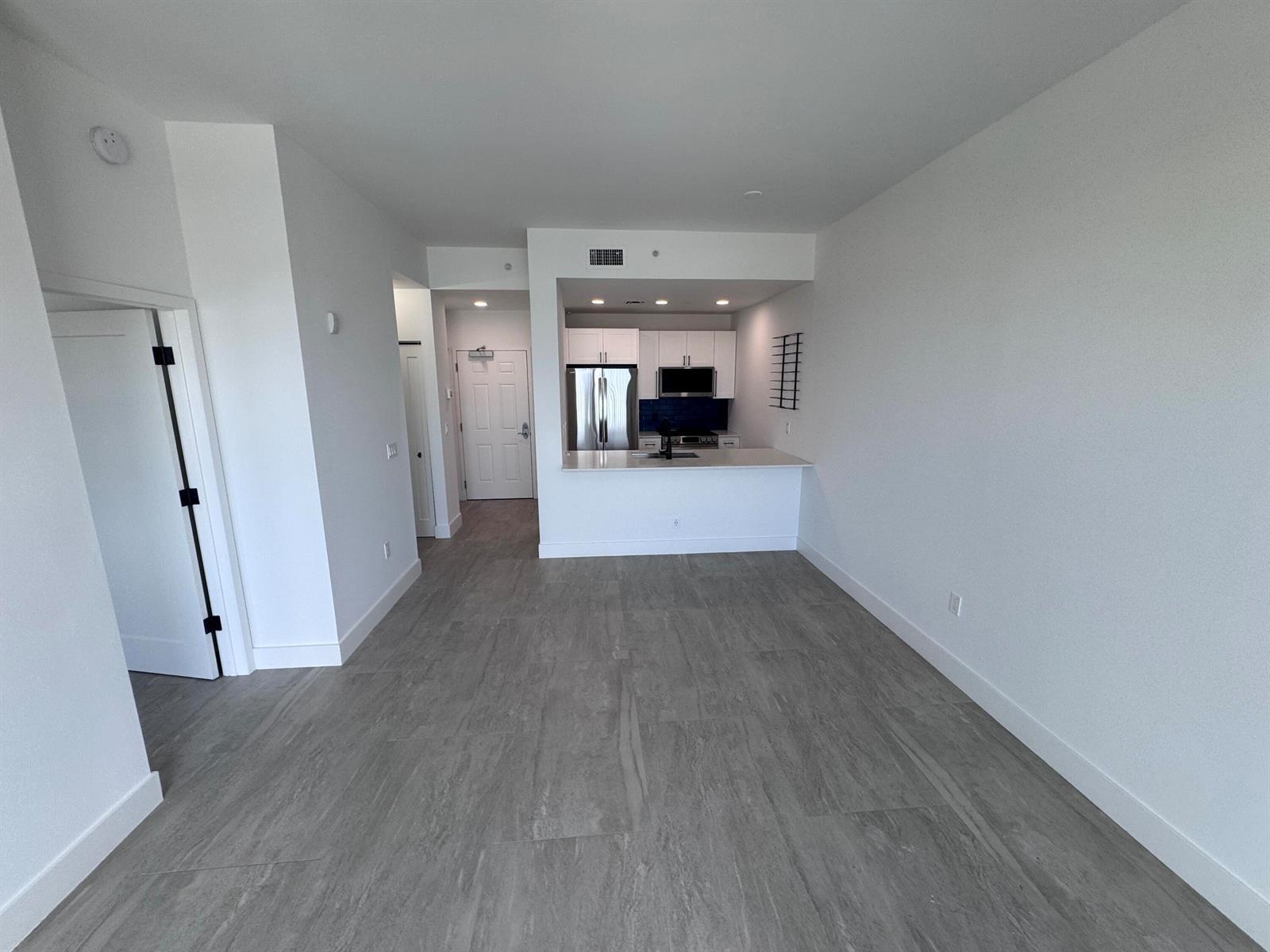 511 Lucerne Avenue # 611, FL 33460 photo 3