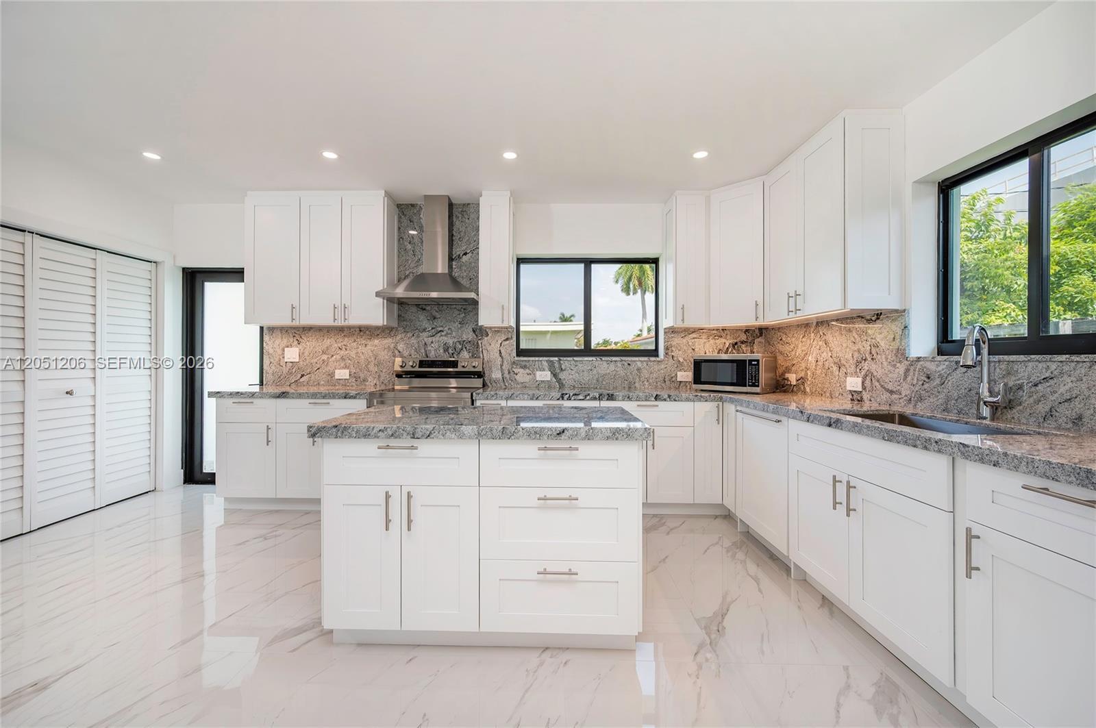 1621 S Treasure Dr, North Bay Village FL 33141 photo 2