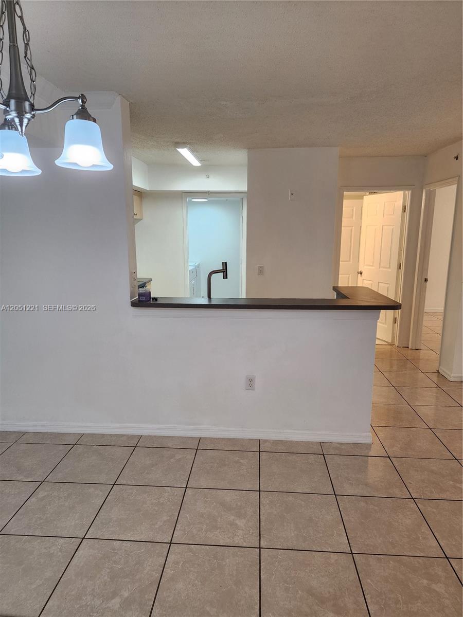 2433 CENTERGATE DR # 203, Miramar FL 33025