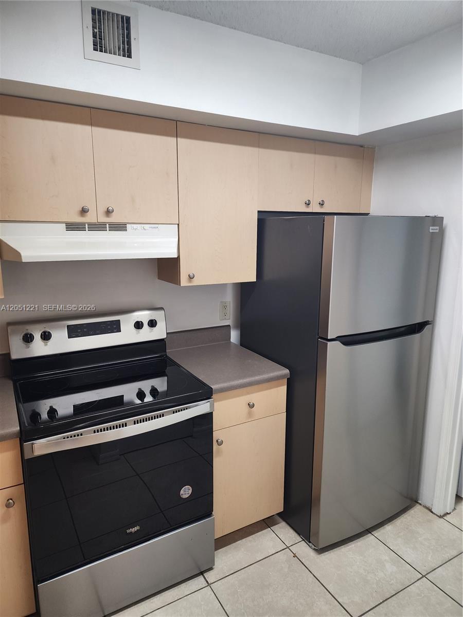 2433 CENTERGATE DR # 203, Miramar FL 33025 photo 5