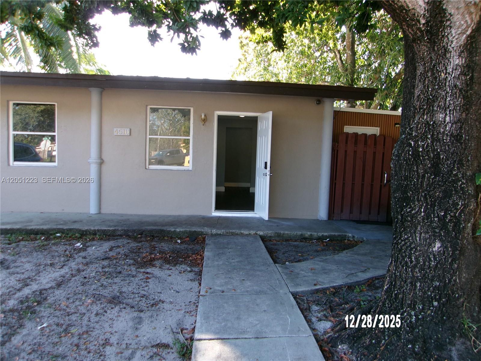4510 SW 38th St # 3, West Park FL 33023