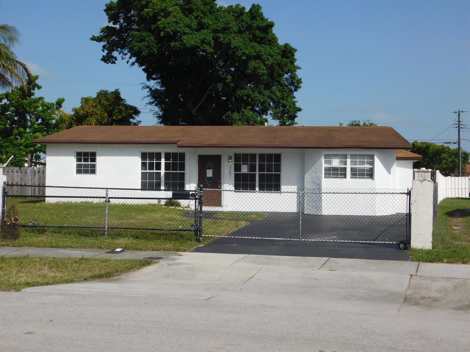 2251 NW 29th Terrace, Fort Lauderdale FL 33311 photo 3