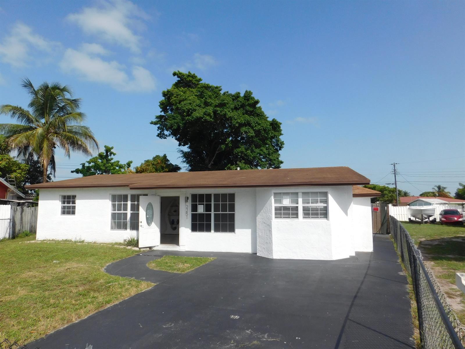 2251 NW 29th Terrace, Fort Lauderdale FL 33311 photo 4