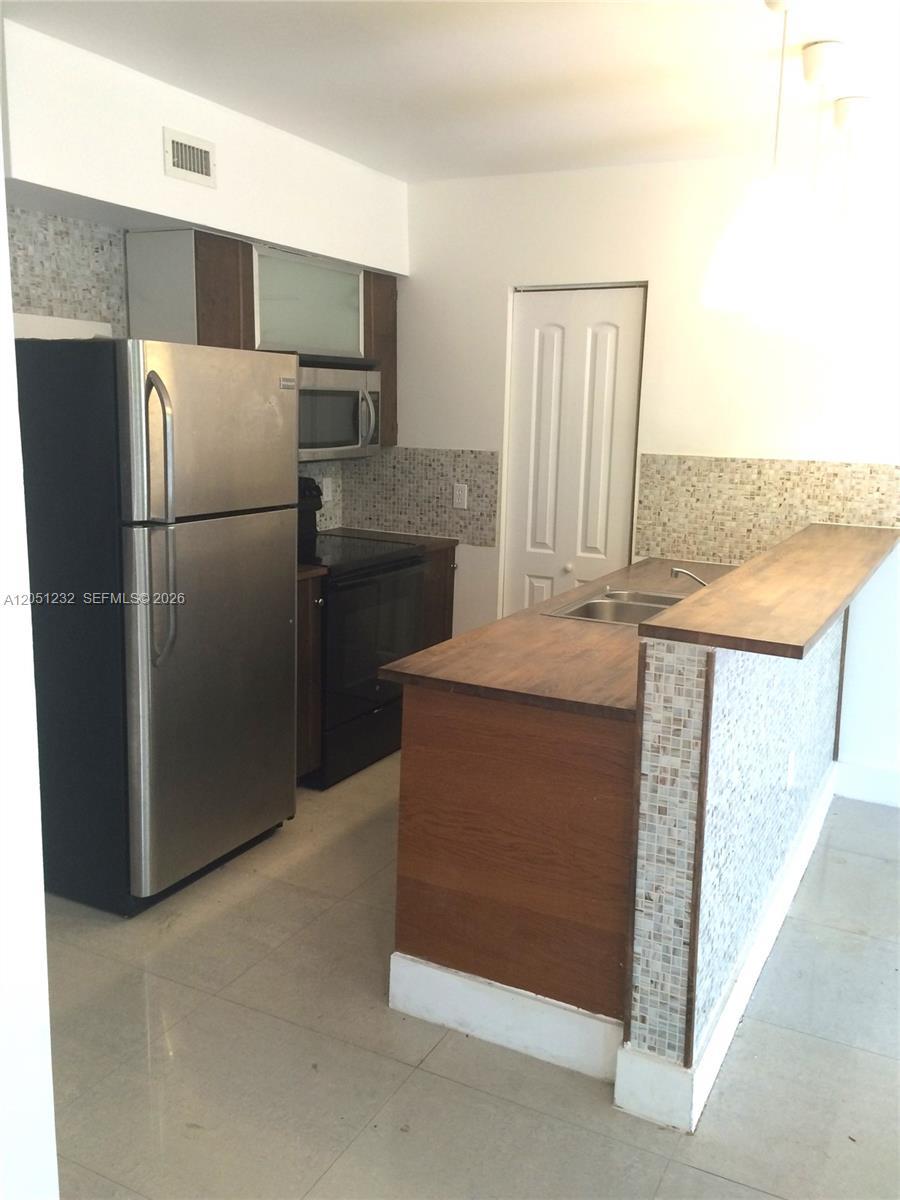 7025 RUE GRANVILLE # 1, Miami Beach FL 33141 photo 5