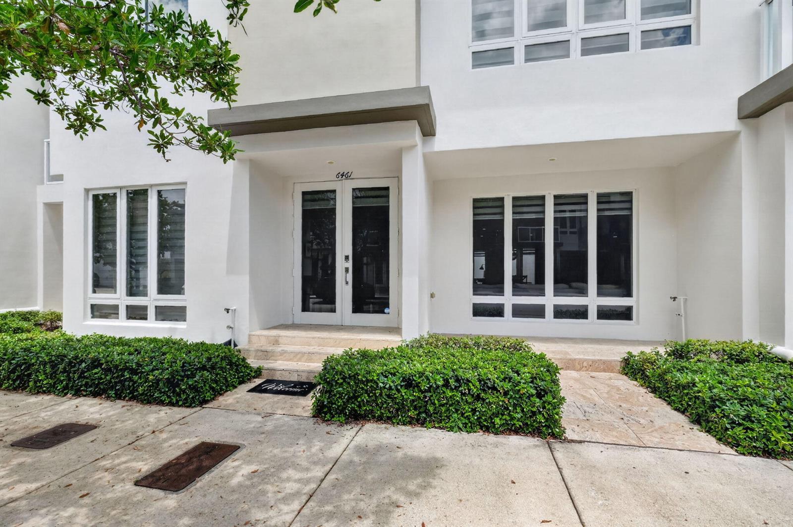 6461 NW 103rd Passage, Doral FL 33178 photo 2