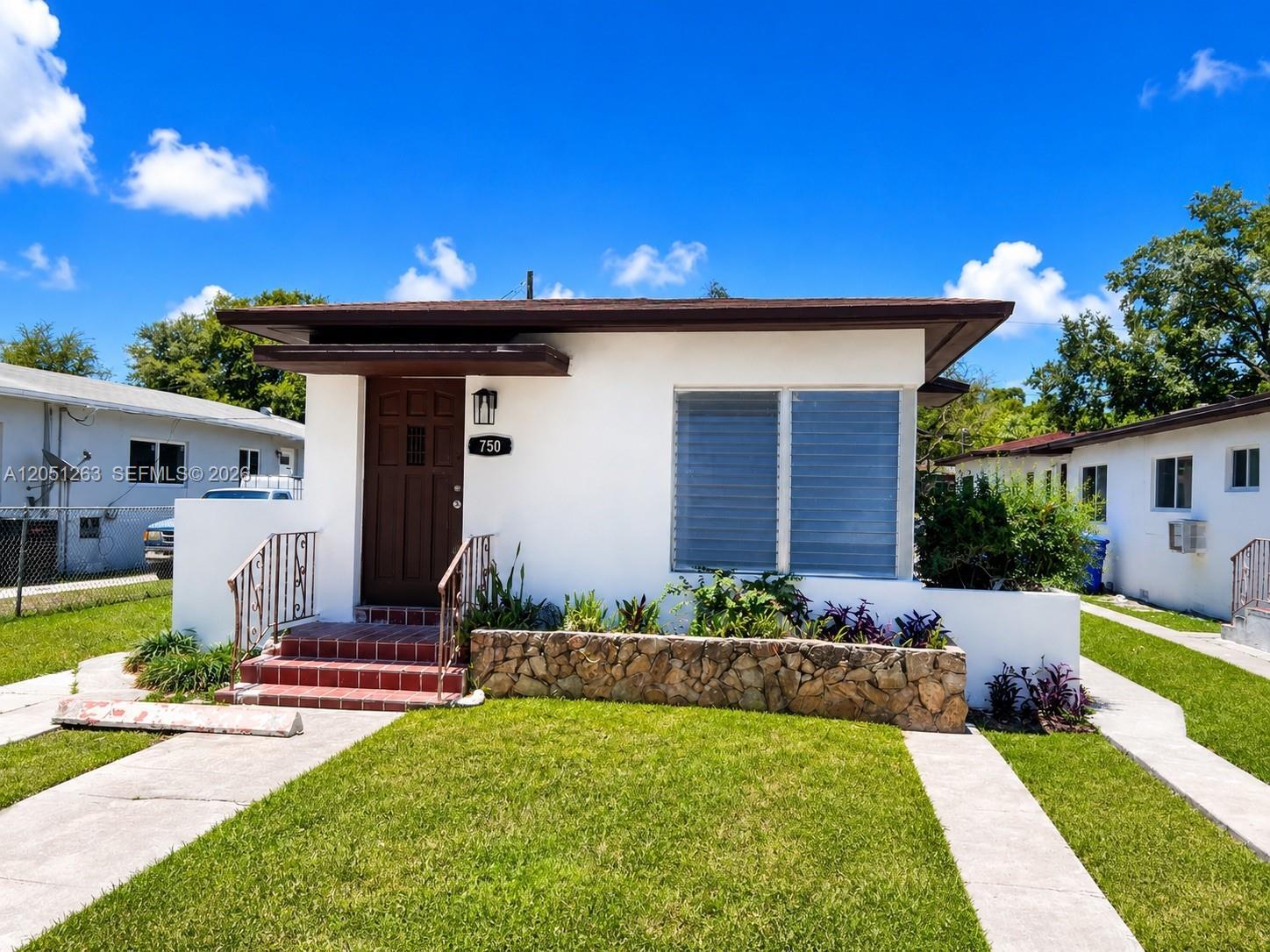 750-752 NW 52nd St # 752, Miami FL 33127