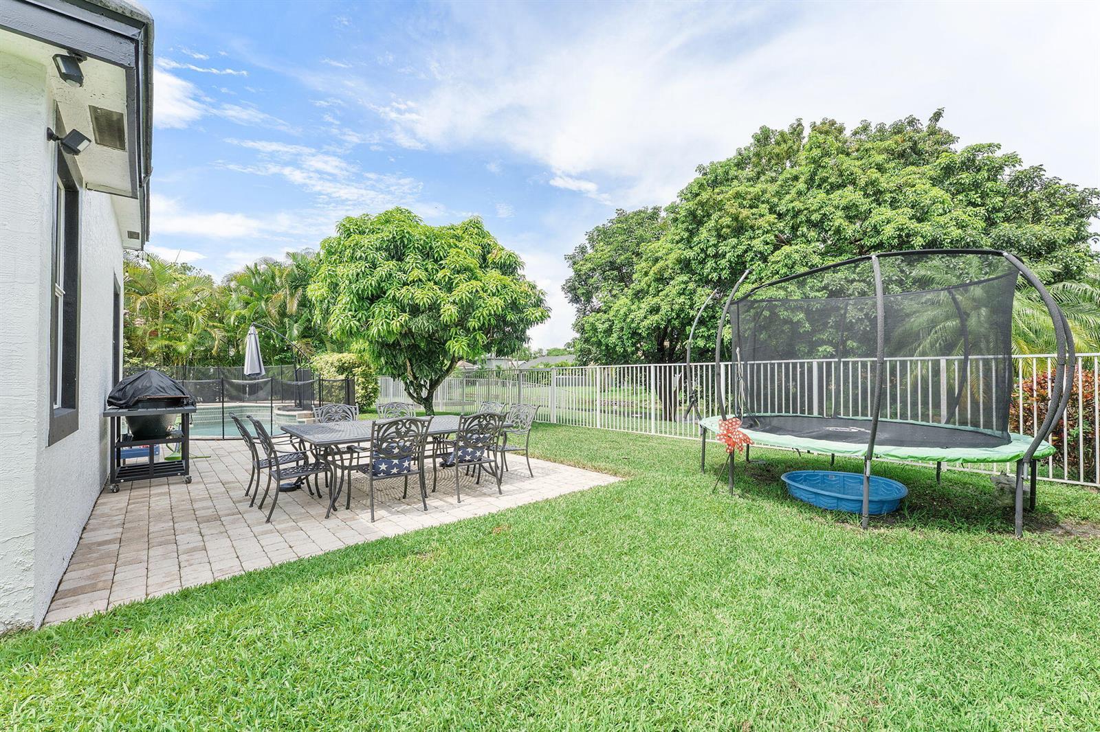 5165 NW 50th Terrace, Coconut Creek FL 33073 photo 2