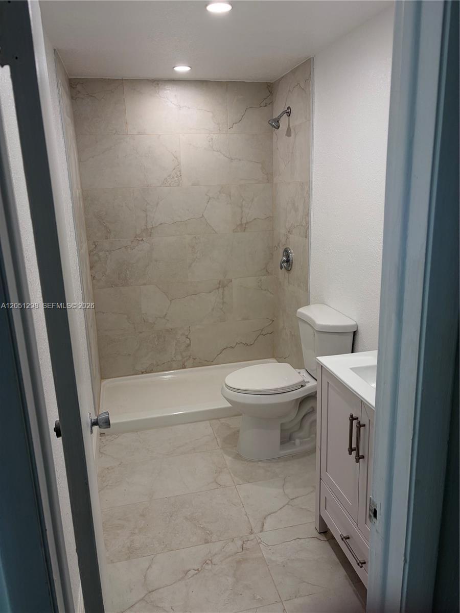 6980 NW 186th St # 525A, Hialeah FL 33015 photo 3