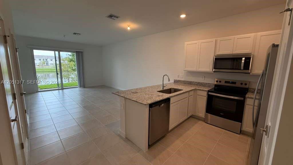 149 Lakeside Landing Ct # 0, Royal Palm Beach FL 33411 photo 2