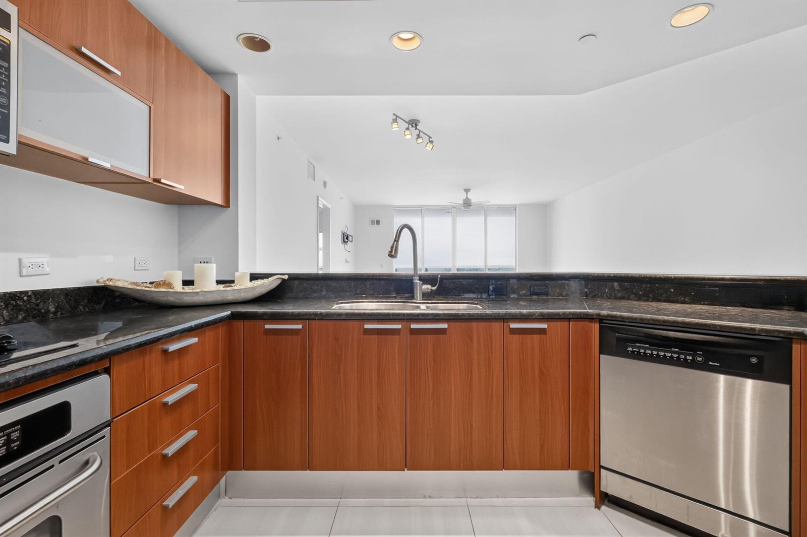 2650 Lake Shore Drive # 1005, Riviera Beach FL 33404 photo 3