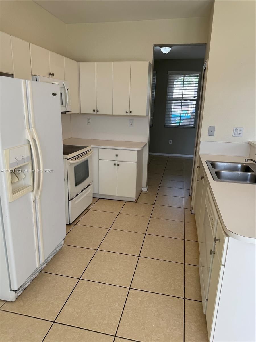 944 SW 154th Path # 944, Miami FL 33194 photo 3