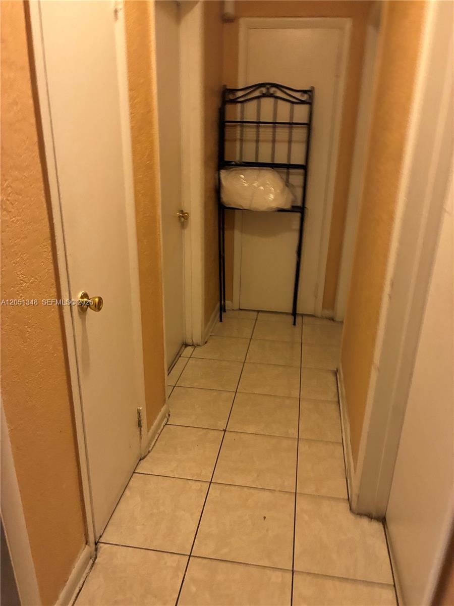 1011 NW 183rd Dr, Miami Gardens FL 33169 photo 5