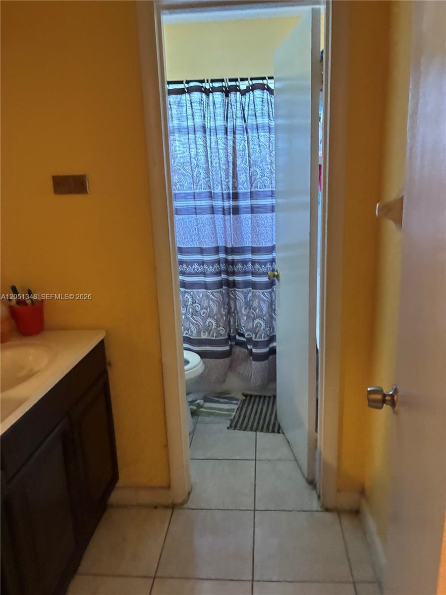 1011 NW 183rd Dr, Miami Gardens FL 33169 photo 4