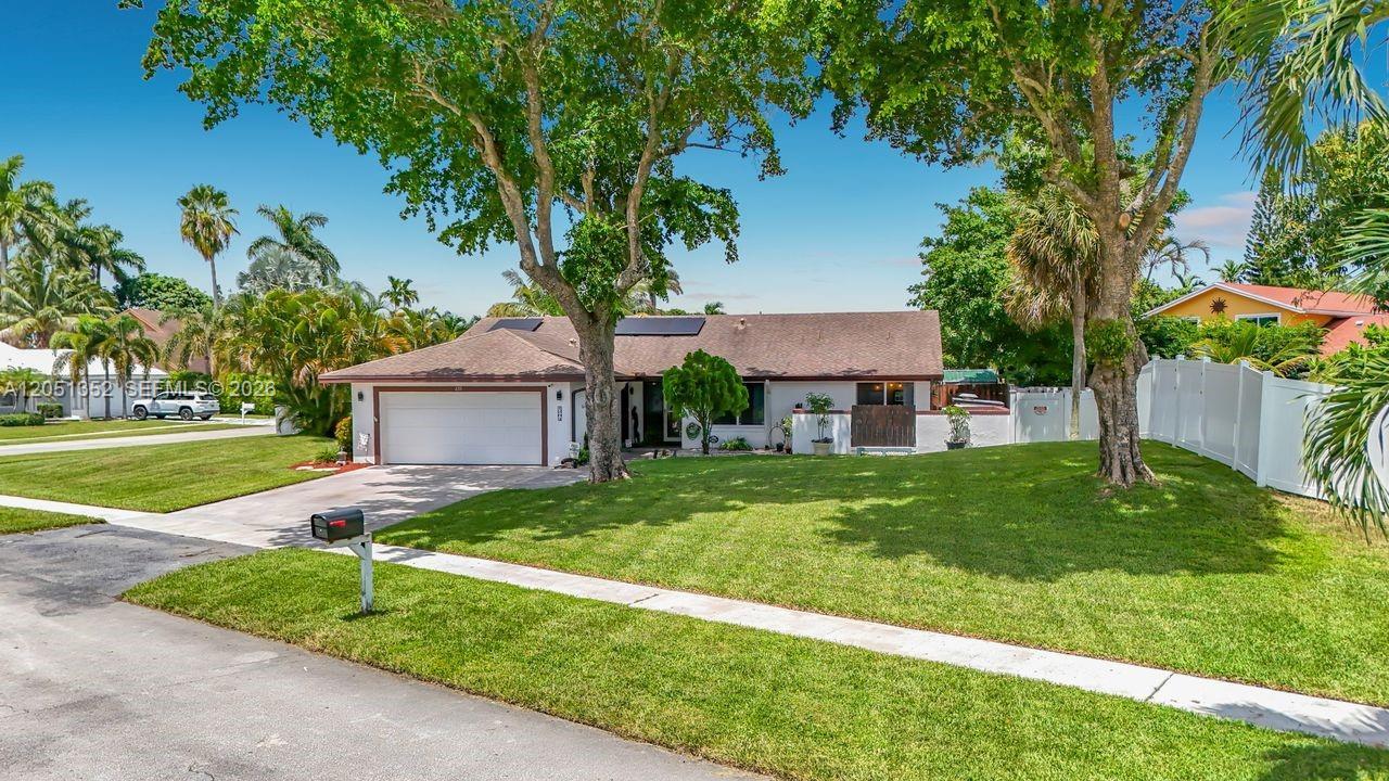 4201 NW 73rd Ave, Lauderhill FL 33319