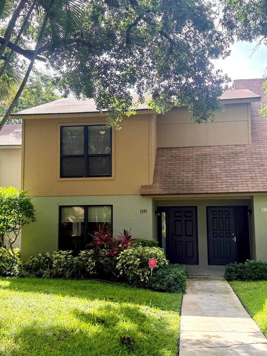 814 Sandtree Drive, Palm Beach Gardens FL 33403 photo 2