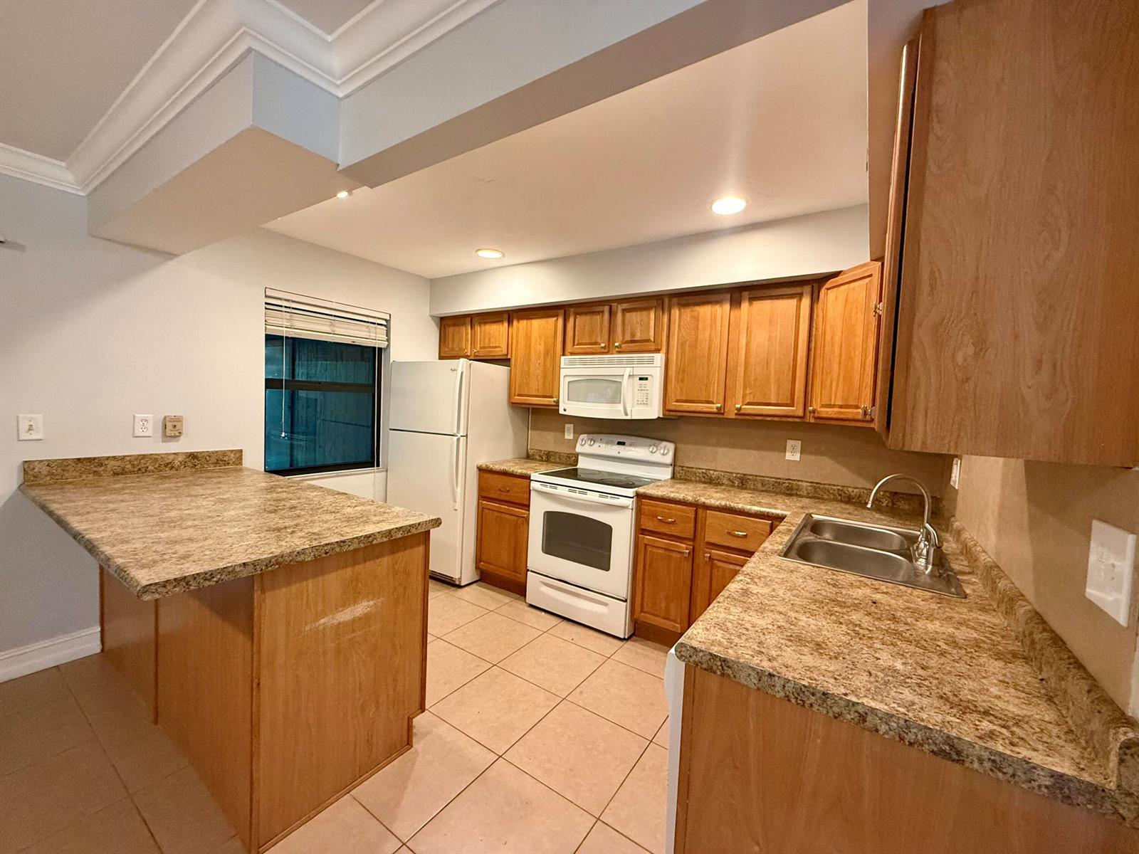 814 Sandtree Drive, Palm Beach Gardens FL 33403 photo 3
