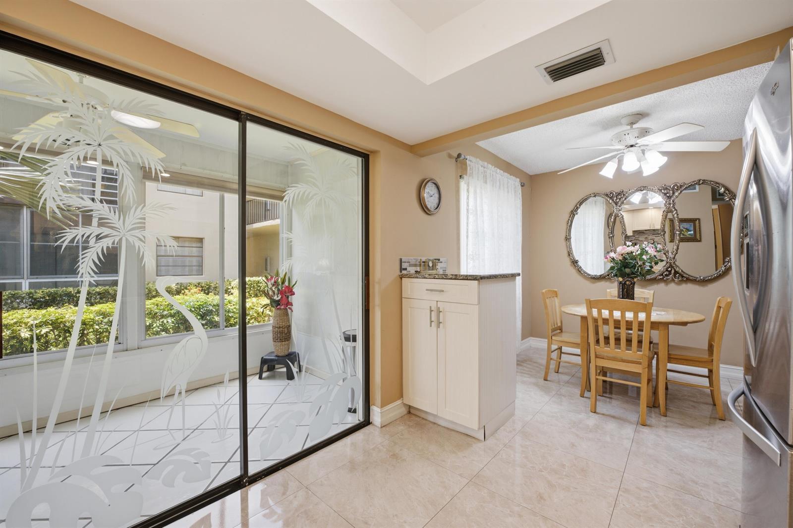 54 Capri B, Delray Beach FL 33484 photo 5