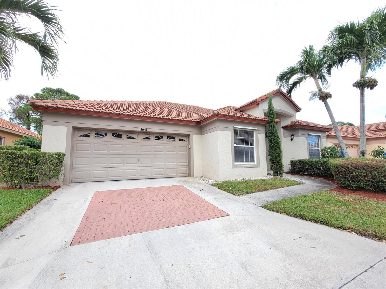 3041 Casa Rio Court, Riviera Beach FL 33418 photo 2