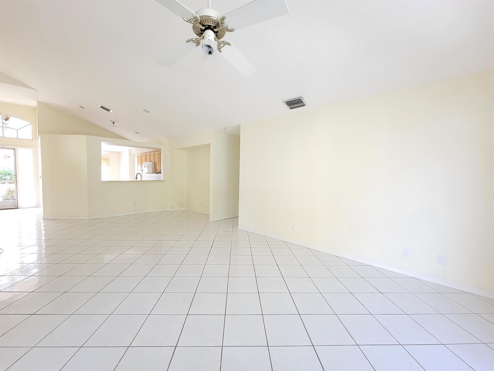 3041 Casa Rio Court, Riviera Beach FL 33418 photo 3