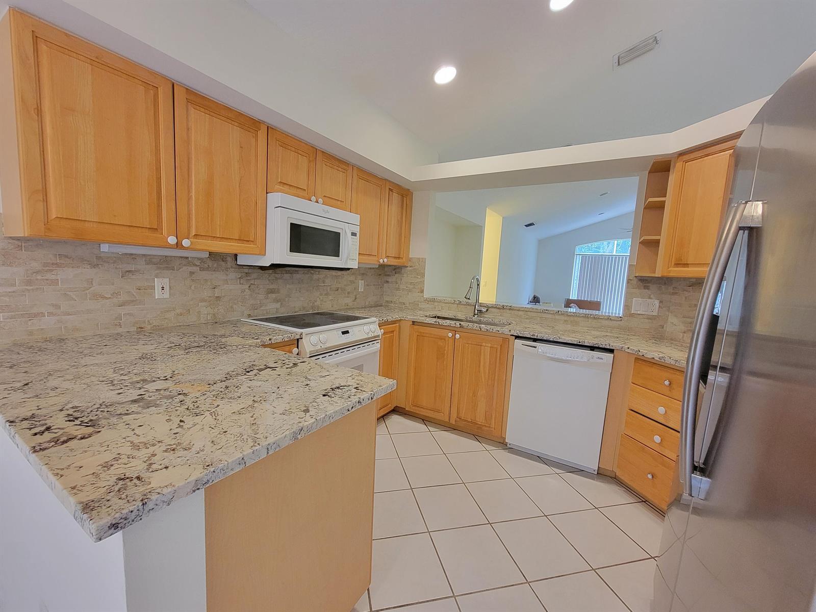3041 Casa Rio Court, Riviera Beach FL 33418 photo 5