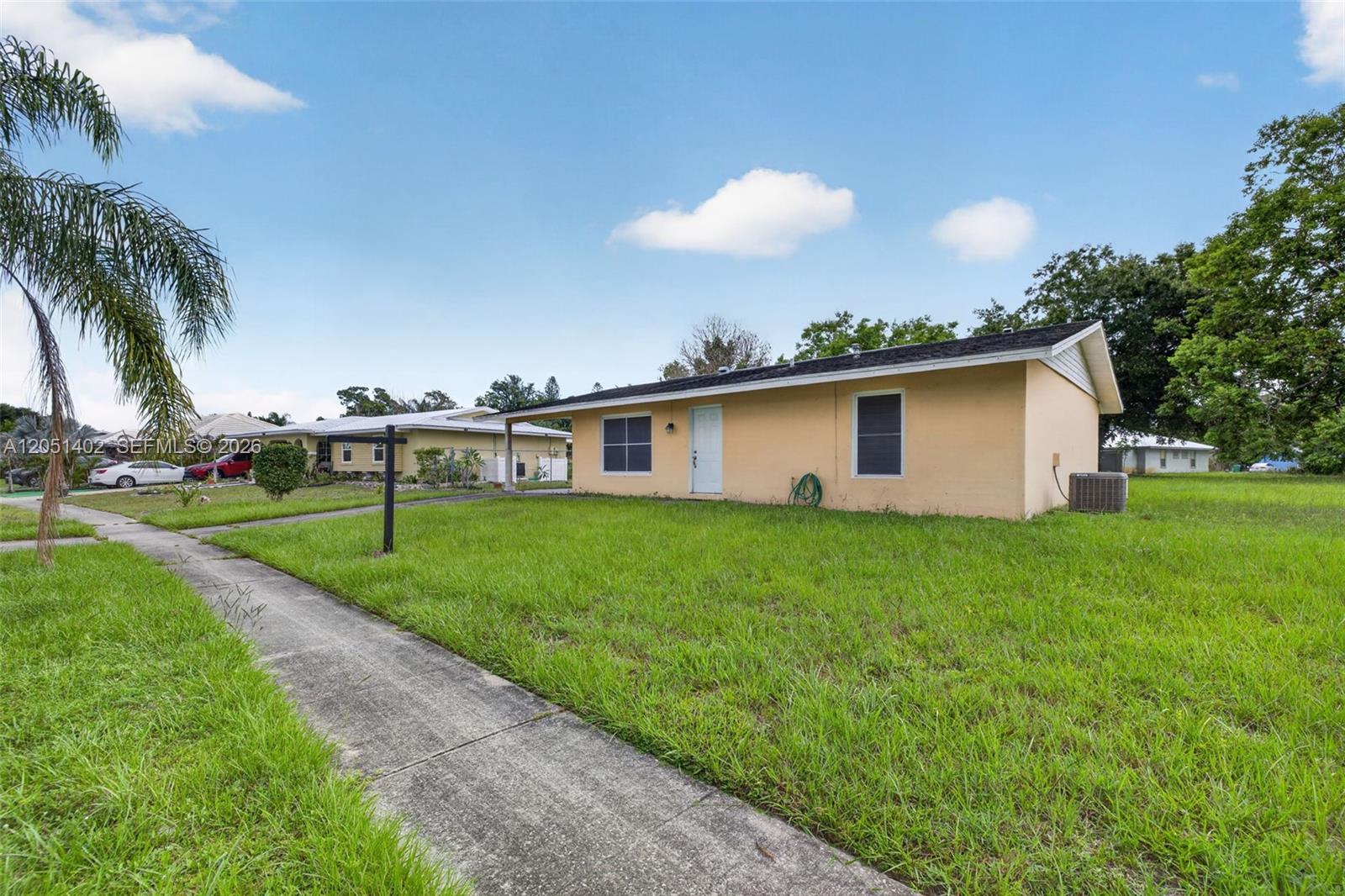 369 NE Camelot Dr, Port St. Lucie FL 34983 photo 3